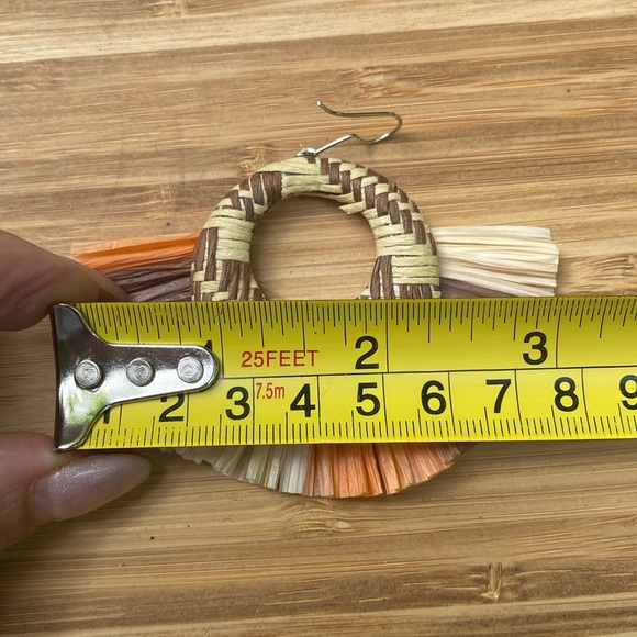 Fun beachy large 'straw' earrings - Picture 9 of 9